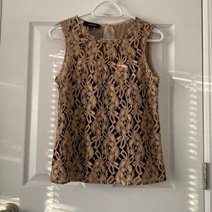 Jones Wear gold and black tank top mesh